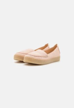 Clarks Barleigh Low - Trainers - Pale Peach -Best Clothing Store 04b325dcbdbf409d811959d36e4dc12b