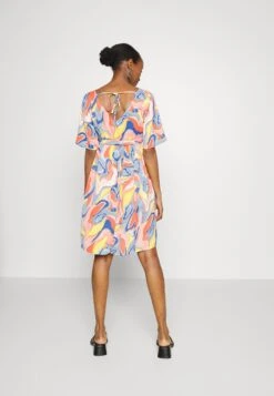 Mamalicious Dress - Day Dress - Papaya Punch -Best Clothing Store 075b7462ee14497885d69b6ae63438c0