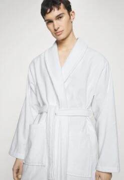 Pier One Shawl Towel Bathrobe - Dressing Gown - White -Best Clothing Store 1750537fe5284a27957b17c8aded1f98
