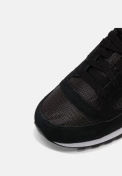 Saucony Jazz- Trainers - Black/Gold -Best Clothing Store 1be296aefa2b4fce91f0bcb29b02e2dd