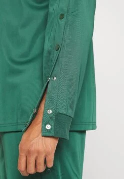 YOURTURN Unisex - Long Sleeved Top - Dark Green -Best Clothing Store 2b7642b57fcd47a080bd29ebccc98ff5