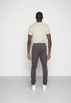 Indicode Jeans Lakeland - Cargo Trousers - Dark Grey -Best Clothing Store 32af84d59b424bd08ec40765d634ba91