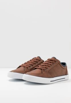 Pier One Trainers - Cognac -Best Clothing Store 3b00da4a03eb4ec1b97b037135210f8d