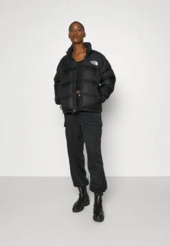 The North Face 1996 Retro Nuptse Jacket - Down Jacket - Black -Best Clothing Store 462d56deaf9b458c8d3ad309fdbb92d3