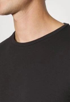 Pier One 3 Pack Muscle Fit- Basic T-Shirt - Black -Best Clothing Store 4bb67ef78ddb494cb68f3fbd13ed6a54