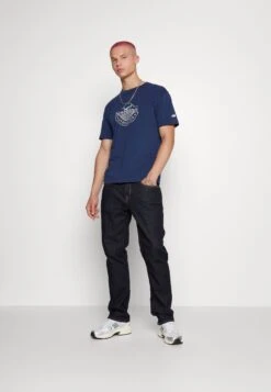 Volcom Solver - Straight Leg Jeans - Rinse -Best Clothing Store 5b9bff80898446458c0188106398cfd4