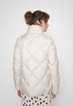 Marc O'Polo Diamond Quilting Detachable Hood Welt Poc - Down Jacket - Chalky Stone -Best Clothing Store 5d608c7a9e8b4cf2a9e8b6212c69d85a