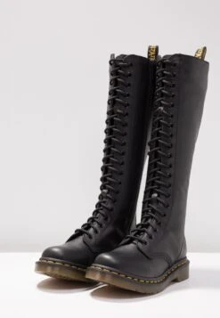 Dr. Martens 1B60 20 Eye Boot - Lace-Up Boots - Black -Best Clothing Store 6cd50b789d144ae2a3e5fd8852aaa3c2
