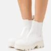Calvin Klein Jeans Chunky Combat Chelsea Boot - Platform Ankle Boots - White