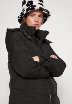 Pieces Petite Pcjamilla Puffer Jacket - Winter Coat - Black -Best Clothing Store 9bbf5d9c0a964e628967c9f851a1a422