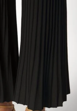 By Malene Birger Laja - Trousers -Best Clothing Store 9d6819edc6204d0d85be27f8da6a6044