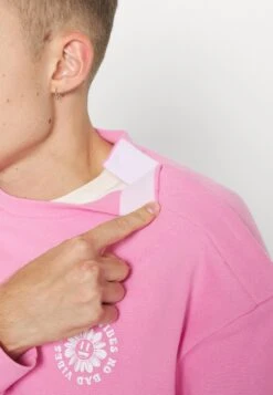 YOURTURN Unisex - Sweatshirt - Pink -Best Clothing Store a71d2cfc30a64eba96033b922ca800cd