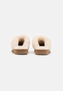 Ugg Cozy - Slippers - Cream -Best Clothing Store b5571a74f6324f21a1659713442b57c9
