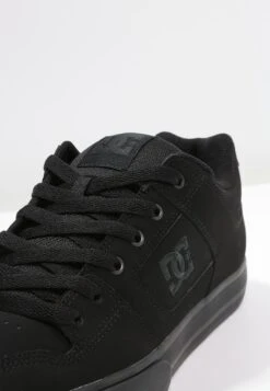 DC SHOES Pure - Trainers - Black -Best Clothing Store b60c0b3770f24f45a11c9ef021f73ce5