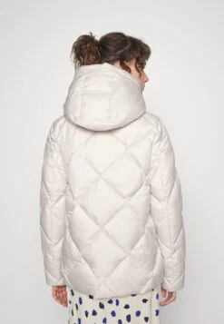 Marc O'Polo Diamond Quilting Detachable Hood Welt Poc - Down Jacket - Chalky Stone -Best Clothing Store c7bdcc6c305f4c4d9074a82e48cc8157