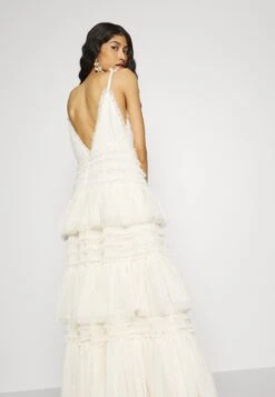 Needle & Thread ExclusiveCandice Gown - Occasion Wear - Cream -Best Clothing Store e4087b176a664207802cce180b1ce91f