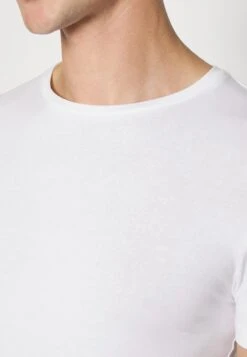 Pier One 3 Pack Muscle Fit- Basic T-Shirt - White -Best Clothing Store fbff782df8bd48e785ba49657f6e4762