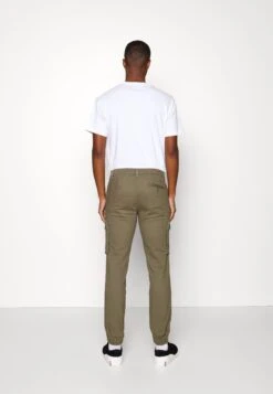 Pier One 2 Pack - Cargo Trousers - Olive/Black -Best Clothing Store fc902c85933545cebb3dd199ee7ba342